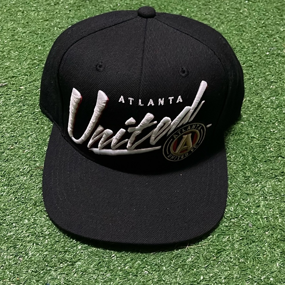 Atlanta united mitchell&ness fitted hat 7 1/4